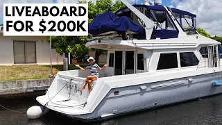 Live on This Yacht for $219,000🙈 1999 Navigator 5300 Power Boat Tour
