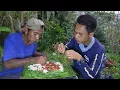 Download Lagu Nikmatnya Makan di kebun kopi dengan hasil alam.