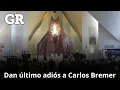 Carlos Bremer Le dan el ultimo adios en una misa