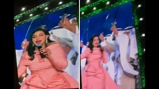 شاهد  أحلام تشعل حفلها باغنية  لاهنت  ب  فرقة العرضة فى موسم الرياض    دندنها