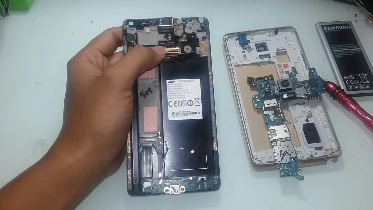 hehe Halo Semuanya kali ini gadget max unboxing hp keren harga 9jt sekarang sisa 900 rb loo penasara. 