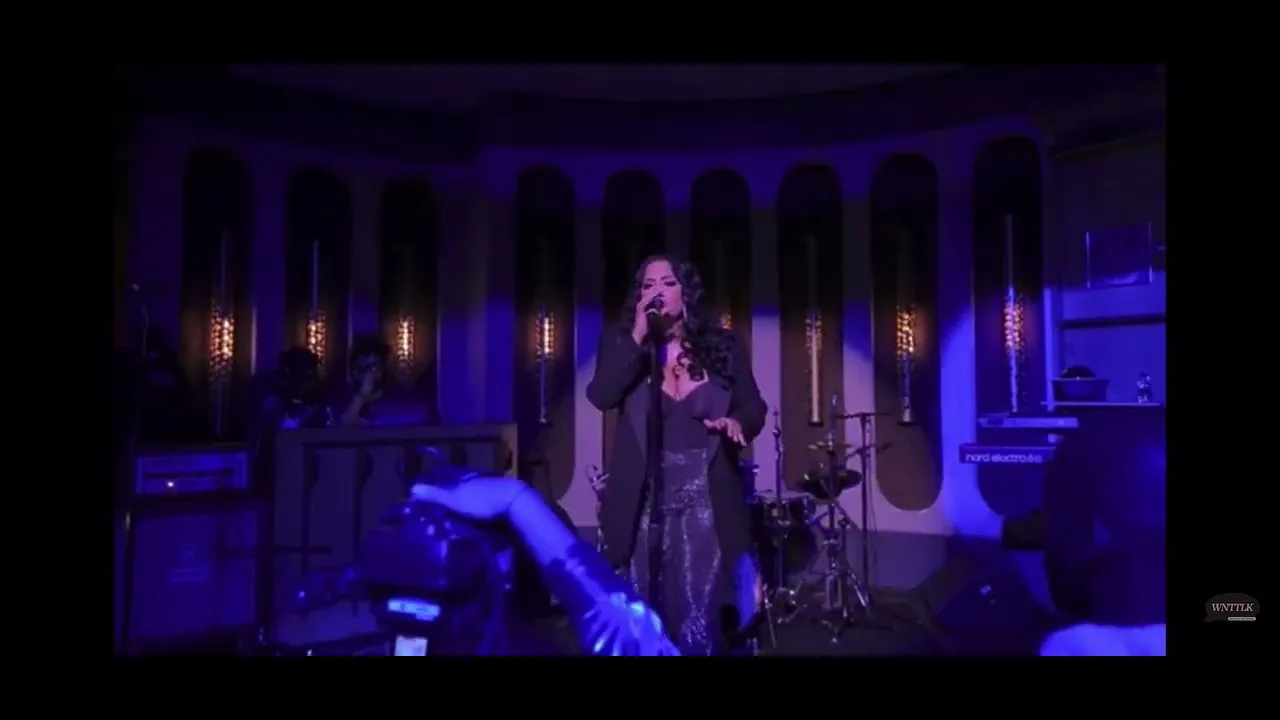 Layton Greene ft. Fridayy - Outside (Live)