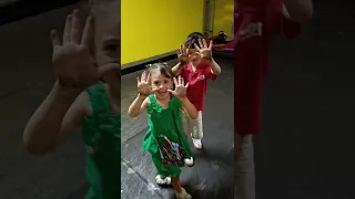 لعبنا تخباي  بلمحل الالعاب  نتها بكارثه خليت بابا يعاقبن              دندنها