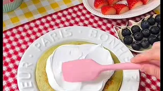 اخذني بالع صب ولدخالتي البدووي شدني لحضنه وغطاني بفروته 