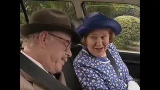 keeping up appearances let there be light s04 e07 part 02