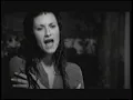 Download Lagu Laura Pausini En ausencia de ti (Official Videoclip)