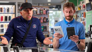 ALS JE TE LANG TWIJFELT IN DE TELEFOONWINKEL | Mertabi Sketch