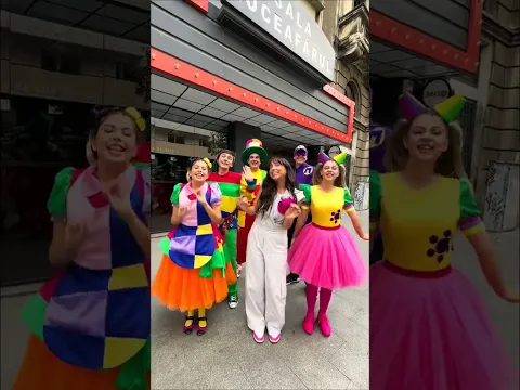 Alegeți spectacolul preferat și locurile din care vreți să trăiți bucuria alături de noi!