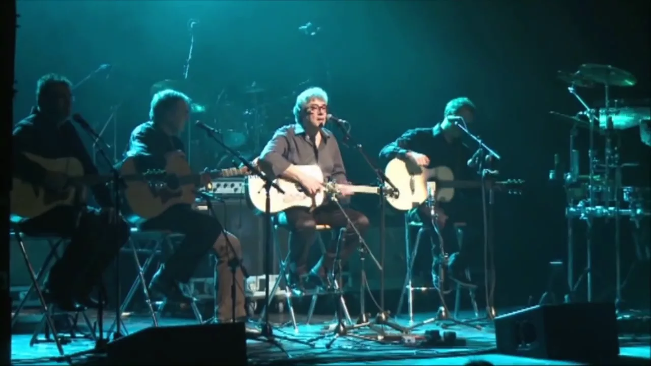 Graham Gouldman's 10cc "No Milk Today" live in Swansea 2011