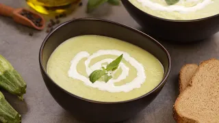 شوربة الكوسا اللذيذة سهلة و سريعة التحضير     دندنها