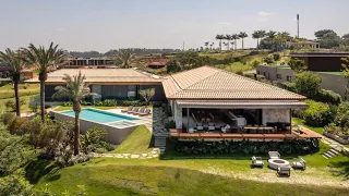 Hanging Farm, A Luxury Oasis