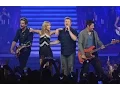 Download Lagu Taylor Swift Ft. Rascal Flatts - What Hurts the Most (DVD The RED Tour) Bônus