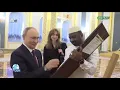 Download Lagu Mali - Russie : Vladimir Poutine a offert des cadeaux symboliques au Général Assimi Goita.