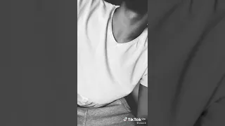 ياهو بده مني ورحت يمه  شاب كويتي يغني عراقي مو صوت ضيم  دندنها