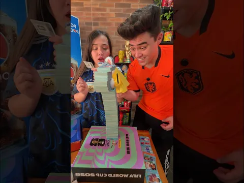 As Torres de Figurinhas da Copa Caíram !!! #shorts #shortvideo #viral #viralvideo #shortsfeed
