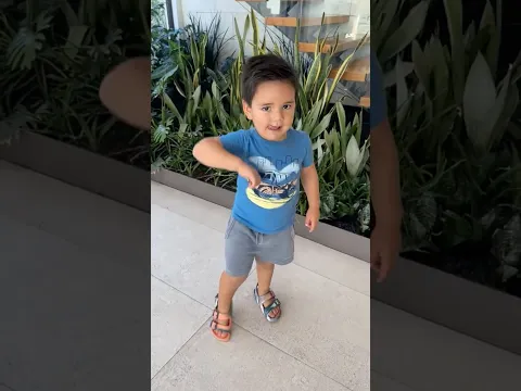 2024 Luca bailando la Boda del Huitlacoche de Carin Leon 🎤🎶