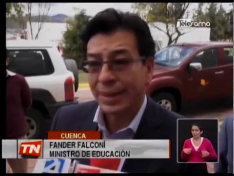 Ministro de educación recorre obras
