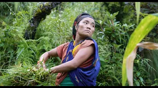 A cook working in the villagellRuralvillagelife