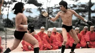 قتال بروس لي ضد سامو هونغ في فيلم Enter The Dragon 