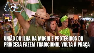 Volta à Praça XV: Ensaio das escolas de samba agita o centro de Florianópolis