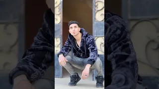 اتحداكم حد يعرف مين الى بيغنى الاغنية اى 