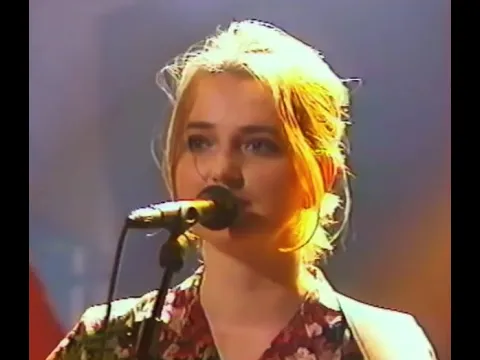 Autour de Lucie - L'Accord Parfait (remastered) - YouTube thumbnail