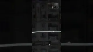 ليلة صعبه علي سكان عمارة السياله بدايه ليالي صعبه كتير اخلاء متعلقاتهم علي إضاءة الموبيلات 