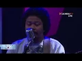 Download Lagu Payung Teduh - Untuk Perempuan yang Sedang Dalam Pelukan