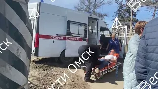 Фельдшер скорой пострадал в ДТП у Телецентра в Омске