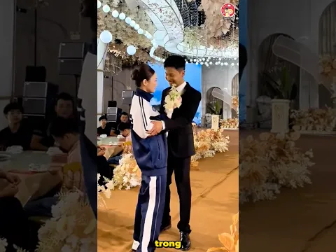 Cô dâu bí mật mặc đồng phục vào lễ đường