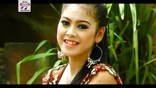 Download Utami Dewi F - Seraut Wajah [Official Music Video] MP3