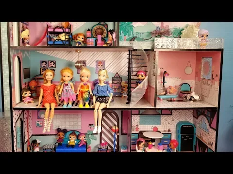 Download MP3 Playing in the new dollhouse ! Elsa and Anna toddlers - lol dolls - pool - surprises