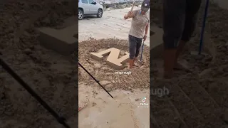 كتابة على الرمل 