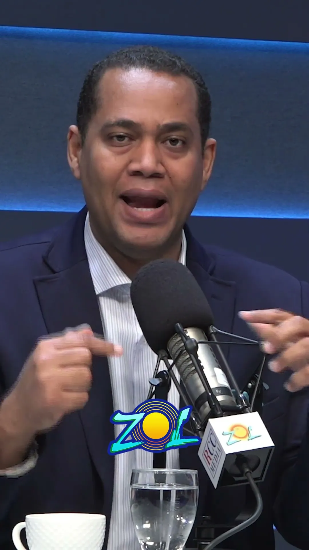 GASTAN MILLONES SIN SENTIDO