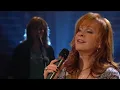 Reba McEntire Covers Beyonce’s “If I Were A Boy” | 2010 CMT Unplugged