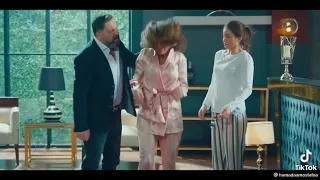 لحظه ضرب مي عمر في الاستديوا 