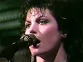 Joan Jett singing Roadrunner on David Letterman