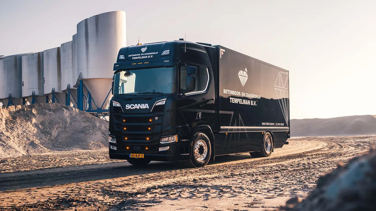 Video: LED markeerlicht wit met R65 flitser 12-24v 200cm kabel