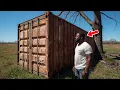 Download Lagu Iedereen lachte toen hij een roestige container binnenstapte, maar toen keken ze naar binnen...