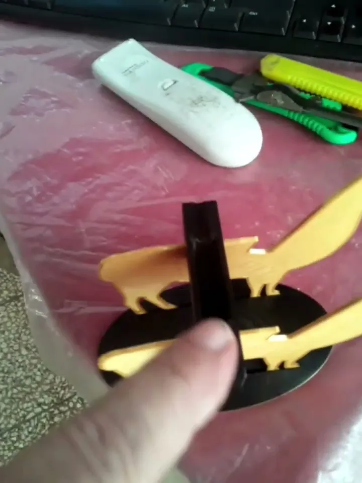 llama cell phone stand