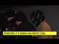 Lagu Exkluzivní záběry: Podezřelý z únosu chlapce na Zlínsku zpět na místě činu. Přivezla ho policie