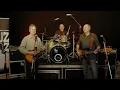 the BUZZ Cover " What kind of woman is this "