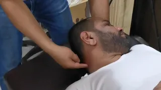                   طريقه طق الرقبه دندنها