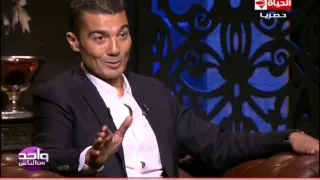 واحد من الناس   النجم خالد النبوي   كنت اول الحاضرين فى جنازة عمر الشريف رغم هجومه عني دندنها