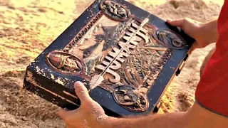 شاب بيلاقي لعبة بتنقله لعالم تاني ولو مات في اللعبة بيموت في الحقيقة ملخص Jumanji 1 2 