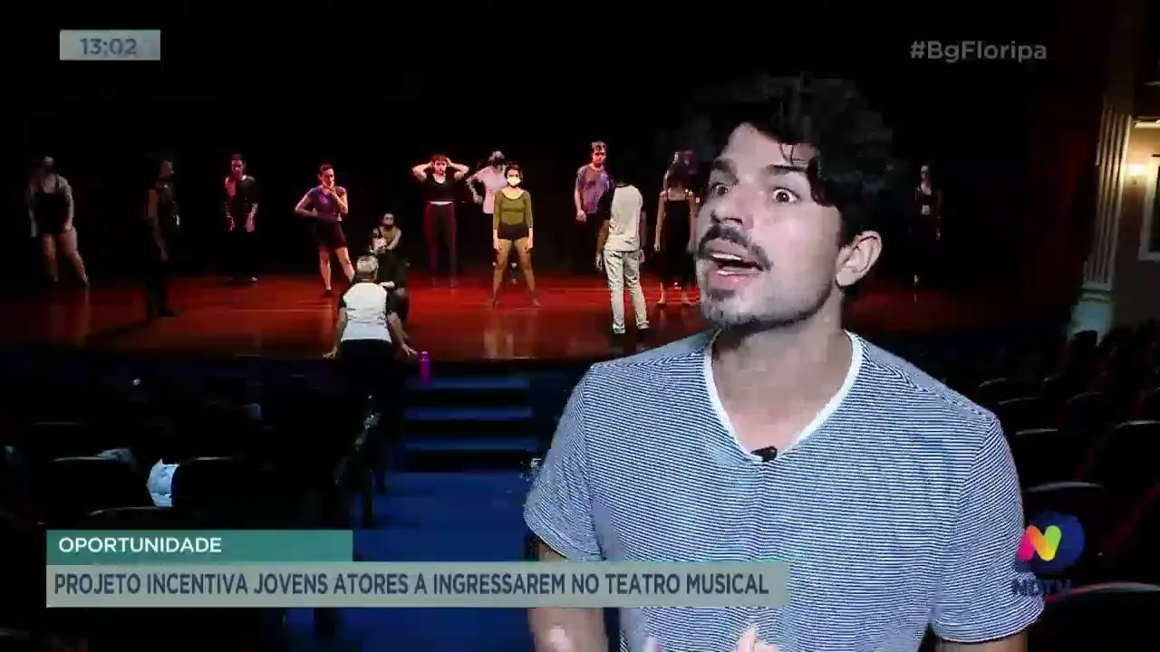 Projeto incentiva jovens atores a ingressarem no teatro musical em SC