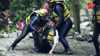 اعمل نفسك ميت رضا عبد العال في مواجهة غوريلا رامز في الشلال 