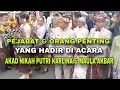 Download Lagu OFFICIALS AND IMPORTANT PEOPLE, WHO PRESENTED THE WEDDING CONTRACT OF PRINCESS KARLINA AND MAULA ...