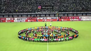 tik tok massal di opening liga 1 shopee 2020 by takupaz dance crew