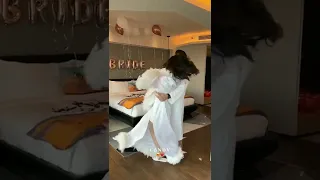 تحدي لبس الفستان للعروسه والعريس  تحدي لبس الفستان للعروسه والعريس